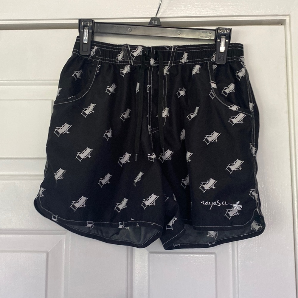 Beach shorts w/ beach chair design -Worn once
